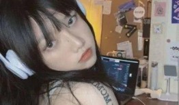 网红吃瓜纹身女孩视频,揭秘纹身背后的故事与人生轨迹