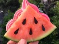 网红吃瓜溜溜梅,溜溜梅成热门零食伴侣